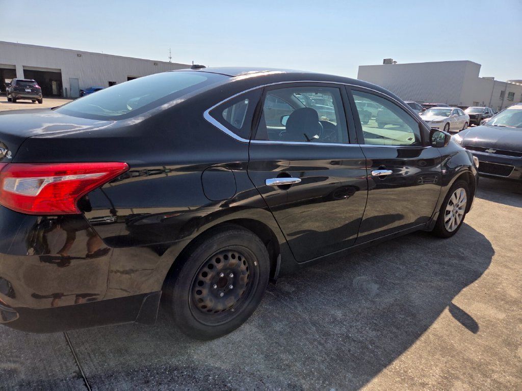 Used 2016 Nissan Sentra SV FWD image 4