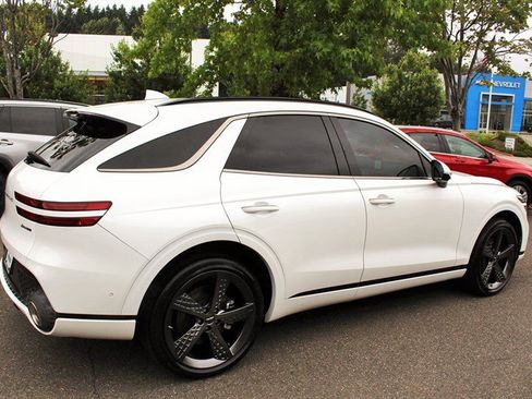 Used 2022 Genesis GV70 3.5T Sport w/ Sport Prestige Package AWD/4WD image 5