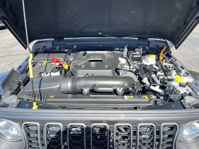Used 2024 Jeep Wrangler Unlimited w/ Convenience Group AWD/4WD image 29