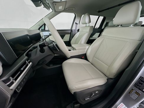 Used 2025 Hyundai Santa Fe SEL FWD image 13