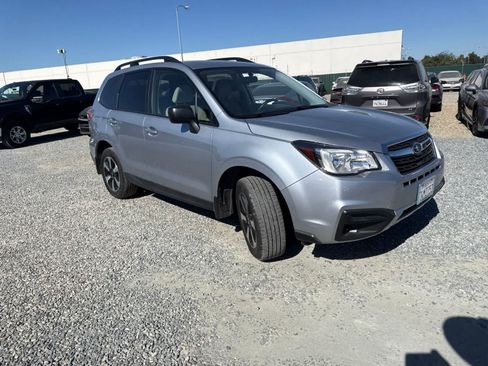 Used 2017 Subaru Forester 2.5i w/ Alloy Wheel Package AWD/4WD image 2