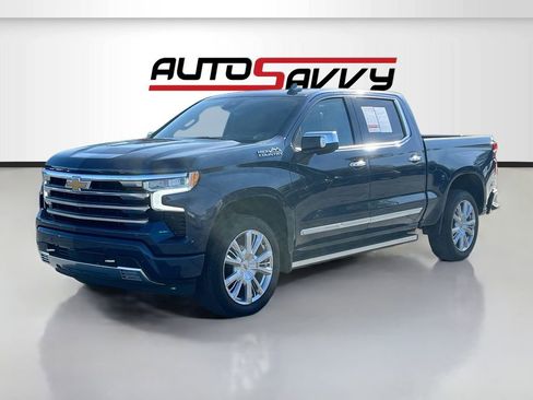 Used 2023 Chevrolet Silverado 1500 High Country w/ High Country Premium Package AWD/4WD image 3