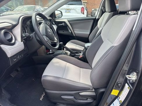 Used 2015 Toyota RAV4 XLE AWD/4WD image 4