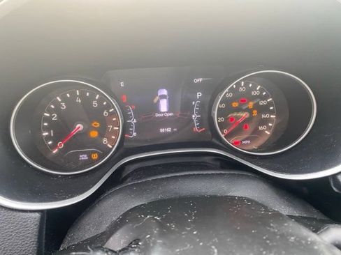 Used 2019 Jeep Compass Limited FWD image 12