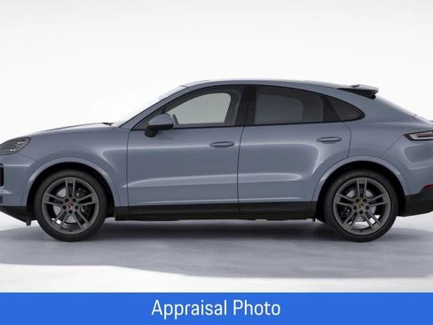Certified 2024 Porsche Cayenne Coupe AWD/4WD image 2