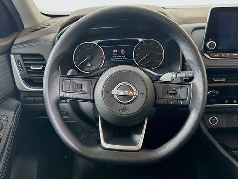 Used 2023 Nissan Rogue SV image 18