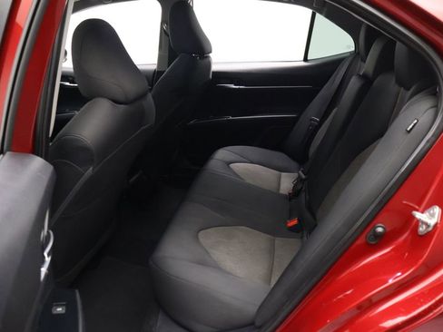 Used 2020 Toyota Camry LE image 19