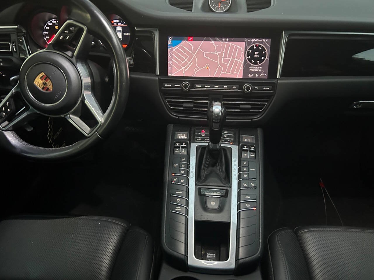 Used 2019 Porsche Macan AWD/4WD image 28