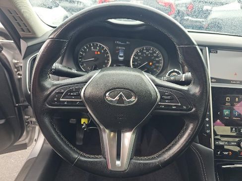 Used 2018 INFINITI Q50 Luxe w/ Essential Package (3.0T Luxe) AWD/4WD image 4