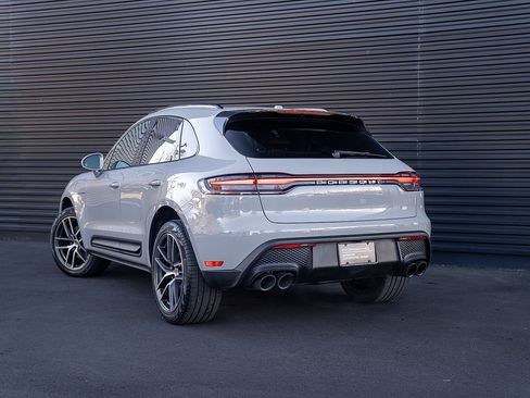 Used 2025 Porsche Macan image 3