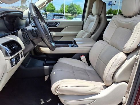 Used 2019 Lincoln Navigator Reserve AWD/4WD image 25