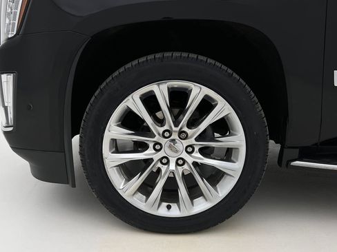 Used 2019 Cadillac Escalade Luxury image 13