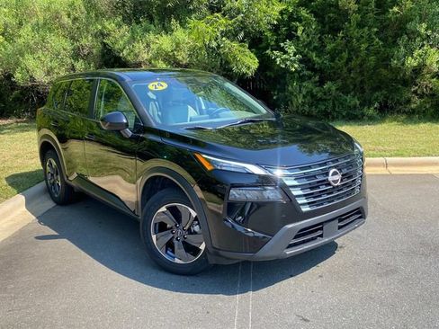 Used 2024 Nissan Rogue SV FWD image 1
