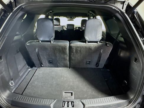 Used 2025 Ford Explorer ST-Line w/ ST-Line Street Pack AWD/4WD image 25