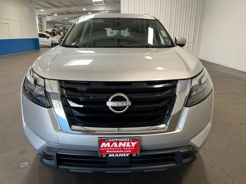 Used 2024 Nissan Pathfinder SV AWD/4WD image 7