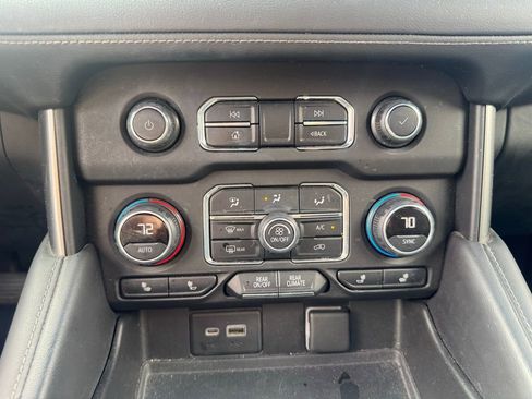 Used 2021 Chevrolet Tahoe Z71 w/ Z71 Signature Package image 15