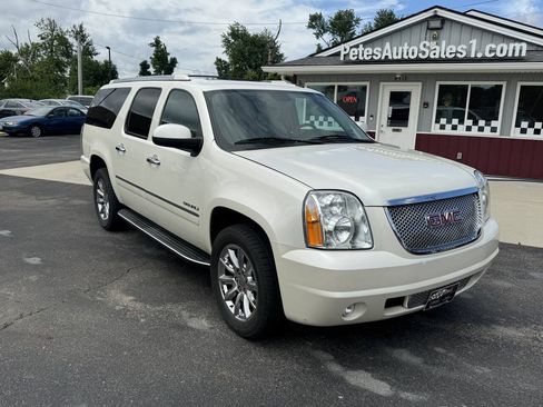 Used 2014 GMC Yukon XL Denali AWD/4WD image 2