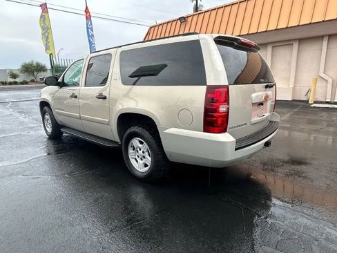Used 2007 Chevrolet Suburban LS image 3