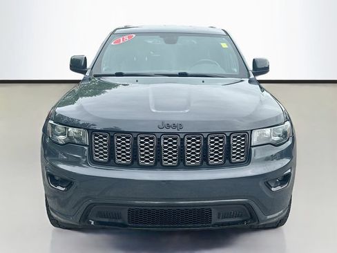 Used 2018 Jeep Grand Cherokee Altitude AWD/4WD image 4