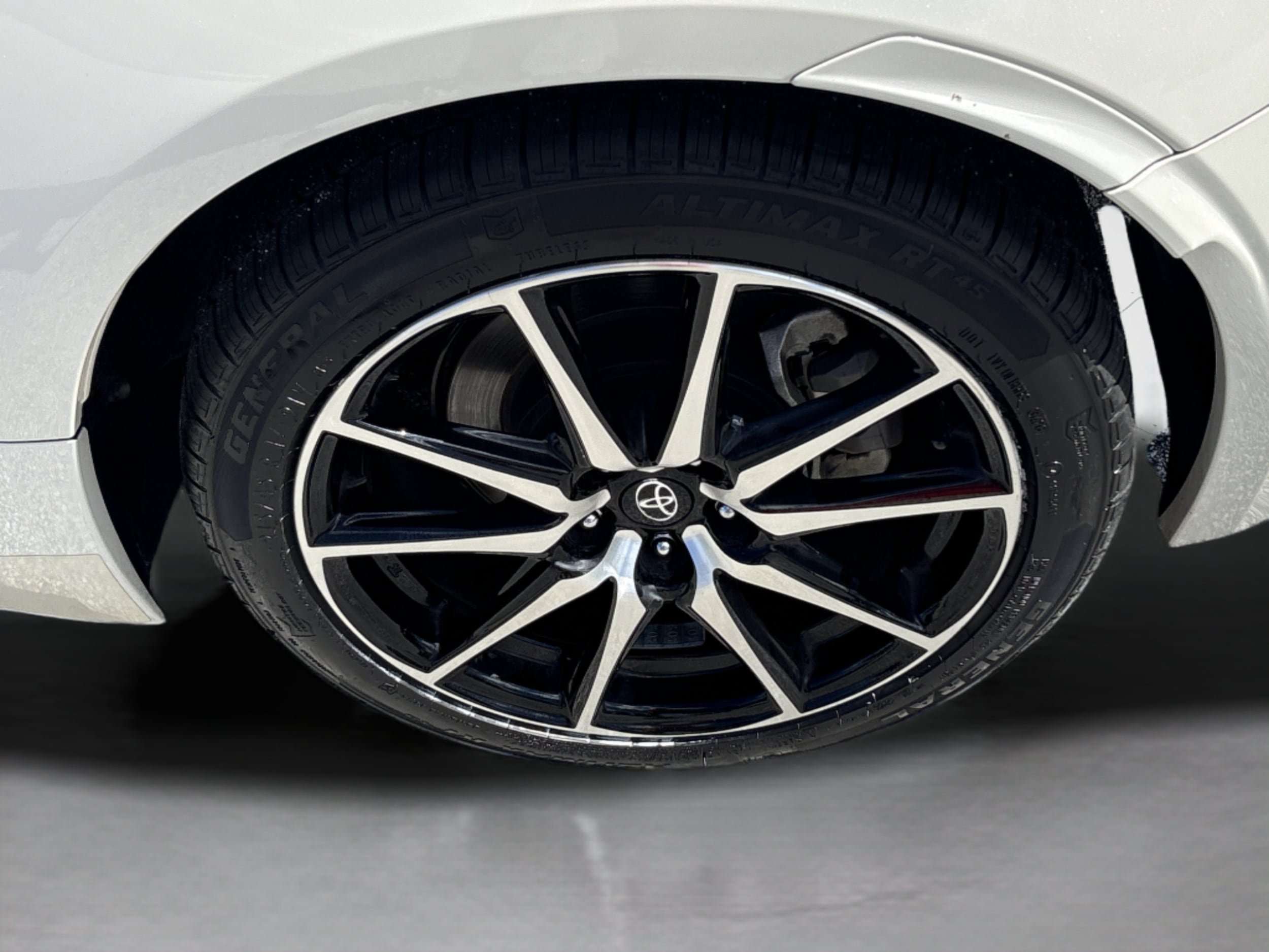 Used 2022 Toyota GR86 RWD image 30