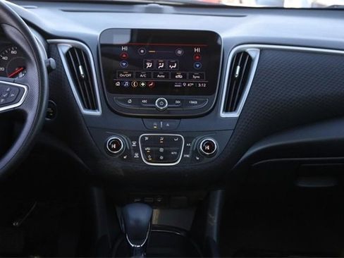 Used 2024 Chevrolet Malibu LT image 22