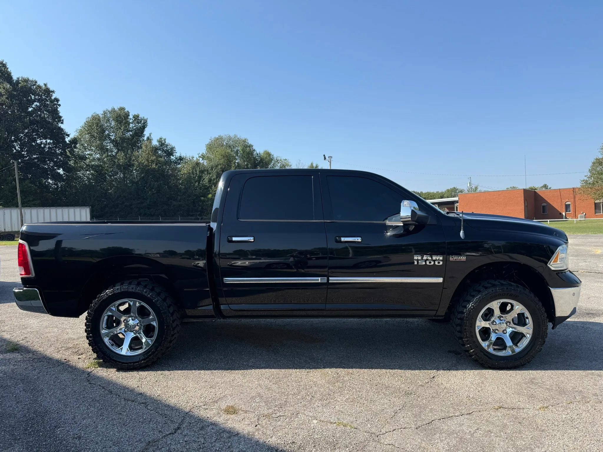 Used 2014 RAM 1500 Laramie w/ Convenience Group AWD/4WD image 1