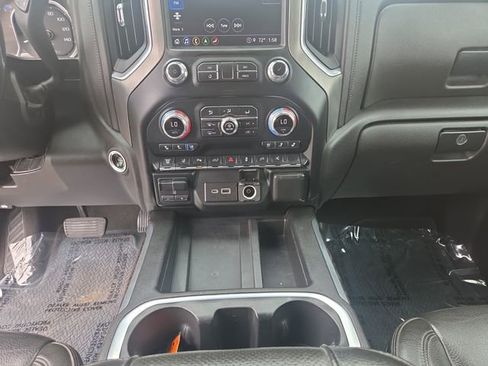 Used 2022 GMC Sierra 3500 Denali w/ Denali Ultimate Package AWD/4WD image 11