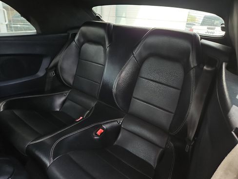 Used 2020 Ford Mustang Premium image 6