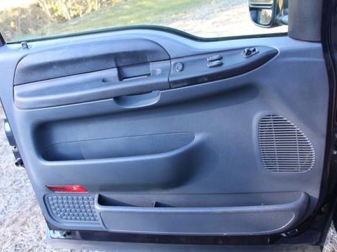 Used 2001 Ford F350 XLT image 19