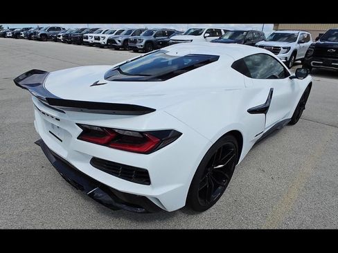 Used 2026 Chevrolet Corvette Z06 w/ Stealth Interior Trim Package RWD image 5