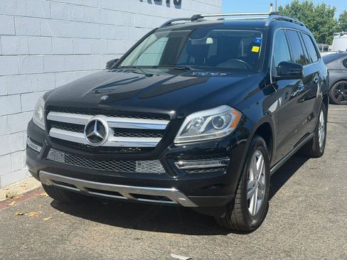 Used 2015 Mercedes-Benz GL 320 BlueTEC 4MATIC image 2