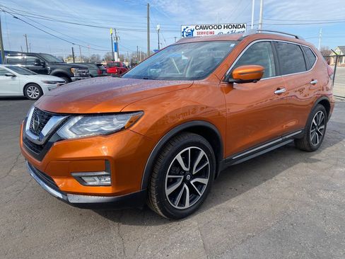 Used 2018 Nissan Rogue SL w/ Premium Package image 6