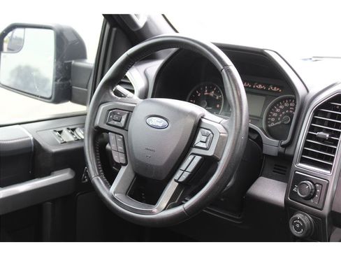 Used 2018 Ford F150 XLT w/ Equipment Group 302A Luxury AWD/4WD image 16