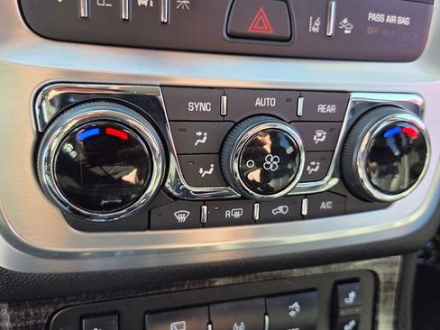 Used 2017 GMC Acadia Limited SLT image 25