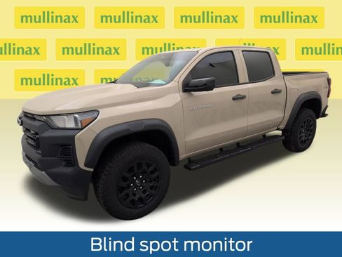 Used 2023 Chevrolet Colorado Trail Boss w/ Technology Package image 12