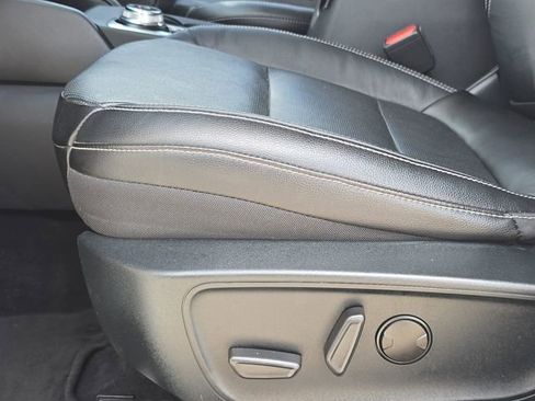 Used 2020 Ford Escape Titanium w/ Titanium Premium Package 2.0 image 29