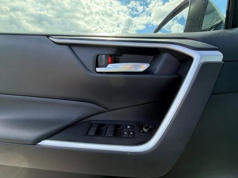 Used 2019 Toyota RAV4 XLE w/ Convenience Package AWD/4WD image 19