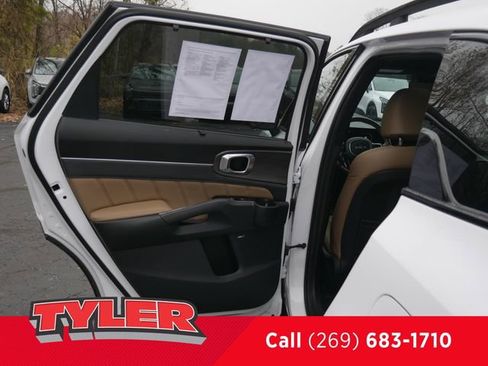Used 2025 Kia Sorento SX Prestige w/ Olive Brown Leather Package image 21