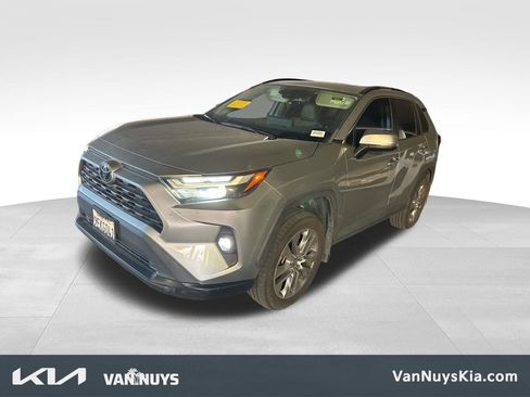 Used 2023 Toyota RAV4 XLE Premium image 1