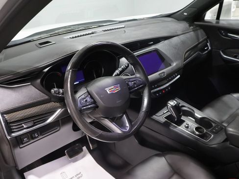 Used 2019 Cadillac XT4 Sport w/ Cold Weather Package AWD/4WD image 14