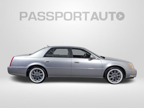 Used 2008 Cadillac DTS w/ Sun And Navigation Package image 7