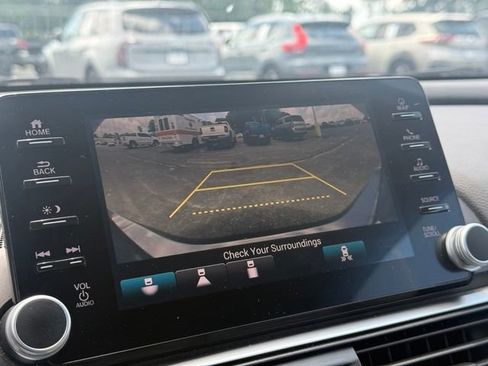 Used 2018 Honda Accord Touring image 5