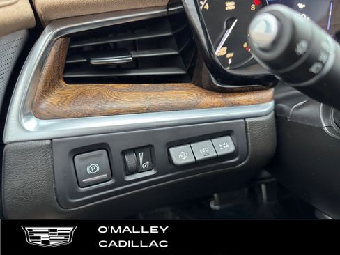 Certified 2023 Cadillac XT5 Sportv w/ Platinum Package image 18