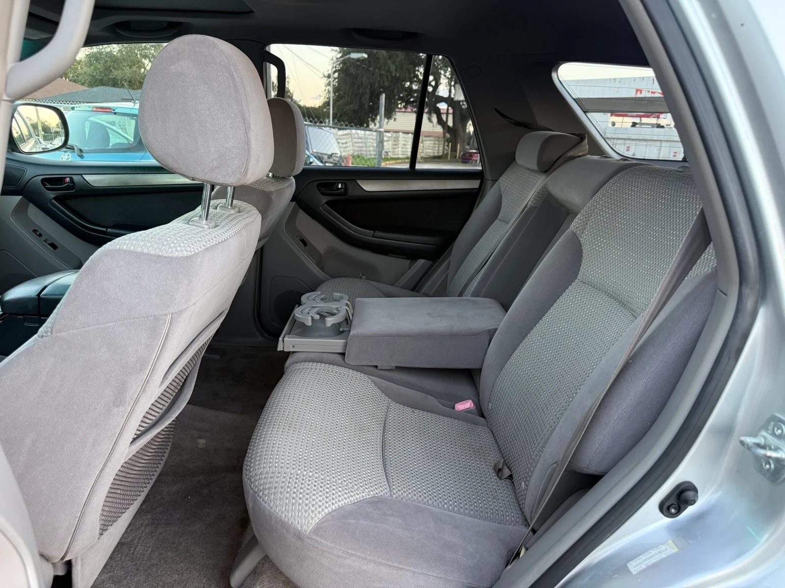 Used 2005 Toyota 4Runner SR5 AWD/4WD image 10