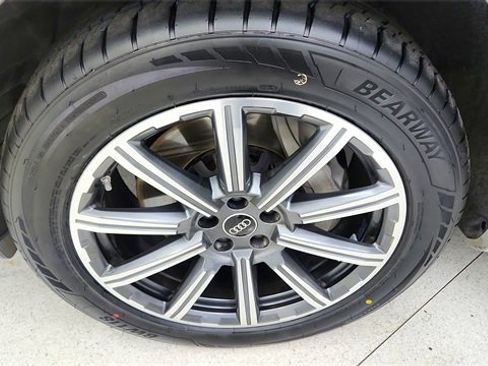 Used 2023 Audi Q7 2.0T Premium Plus w/ Premium Plus Package image 64