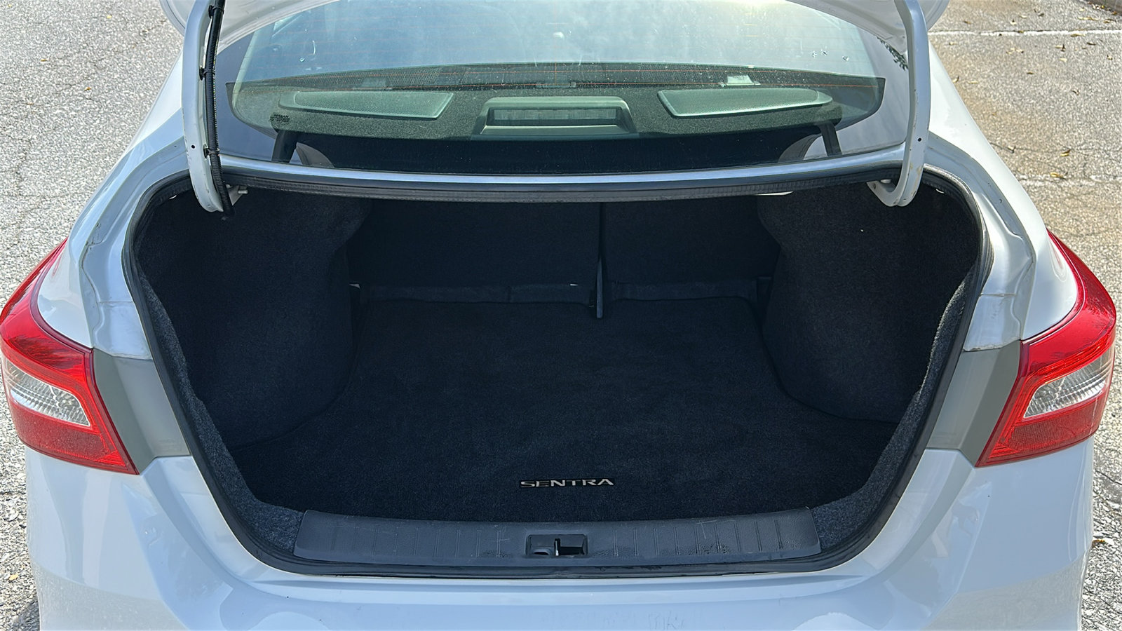 Used 2018 Nissan Sentra S FWD image 6