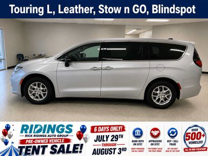 Used 2024 Chrysler Pacifica Touring-L