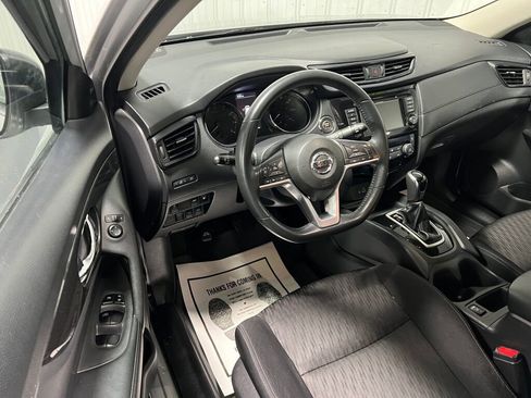 Used 2018 Nissan Rogue SV image 6