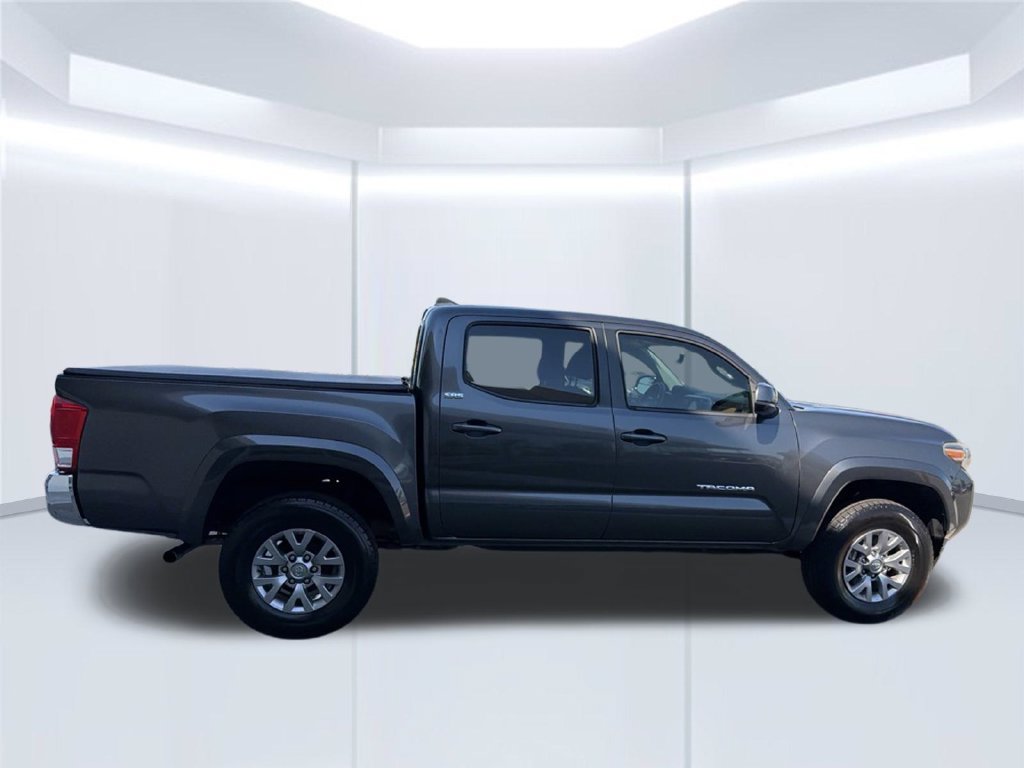 Used 2017 Toyota Tacoma SR5 w/ Tow Package RWD image 8