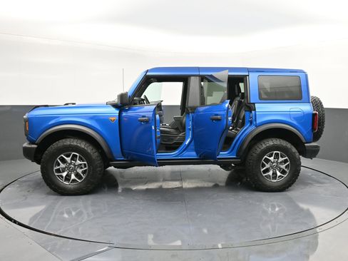 Used 2025 Ford Bronco Badlands image 43